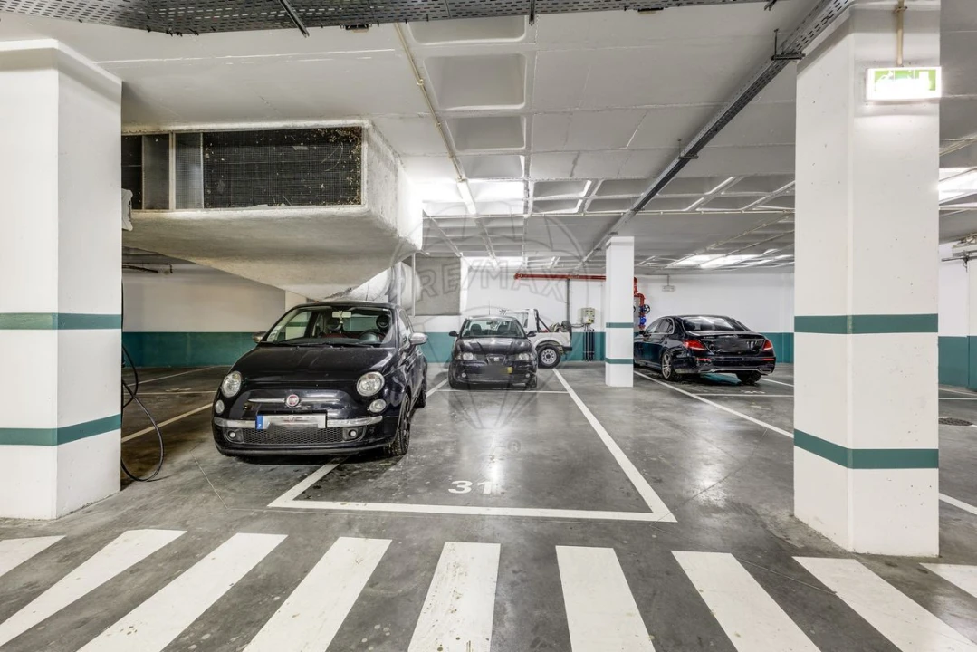 Apartamento T4 para Venda em Sacavém e Prior Velho Foto 44