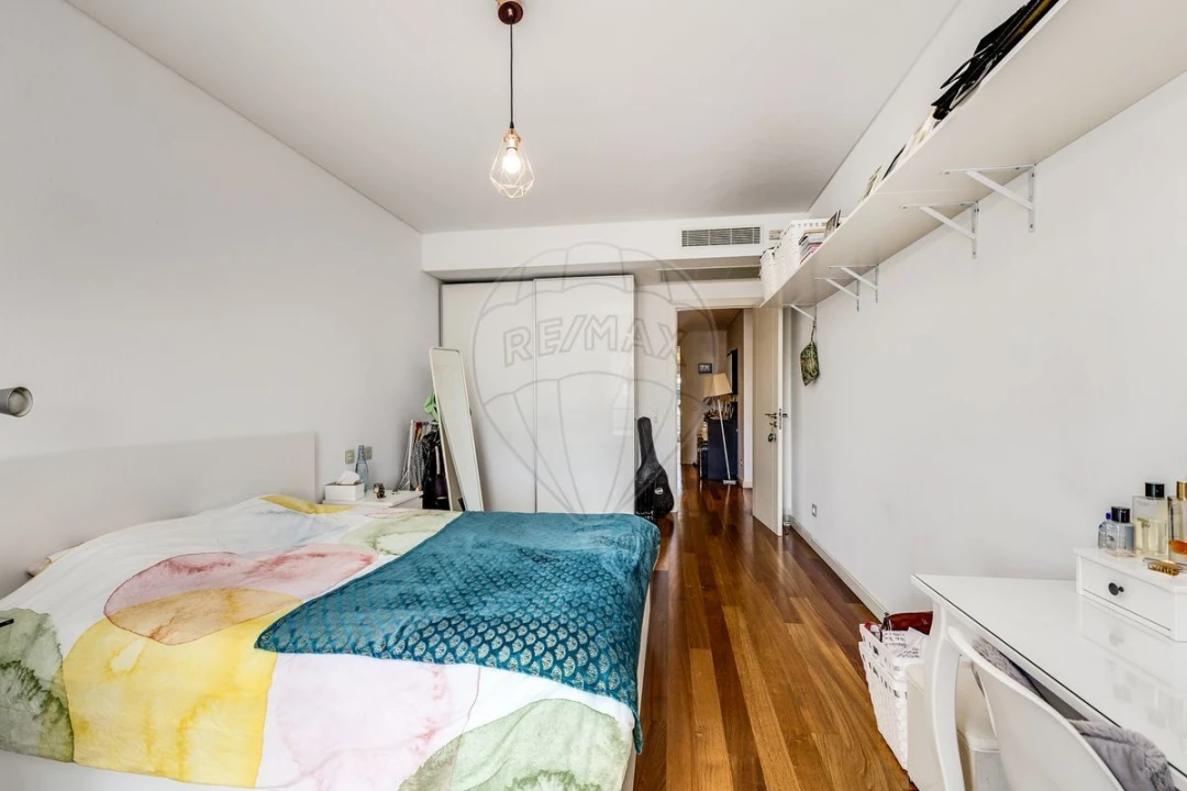 Apartamento T4 para Venda em Sacavém e Prior Velho Foto 38