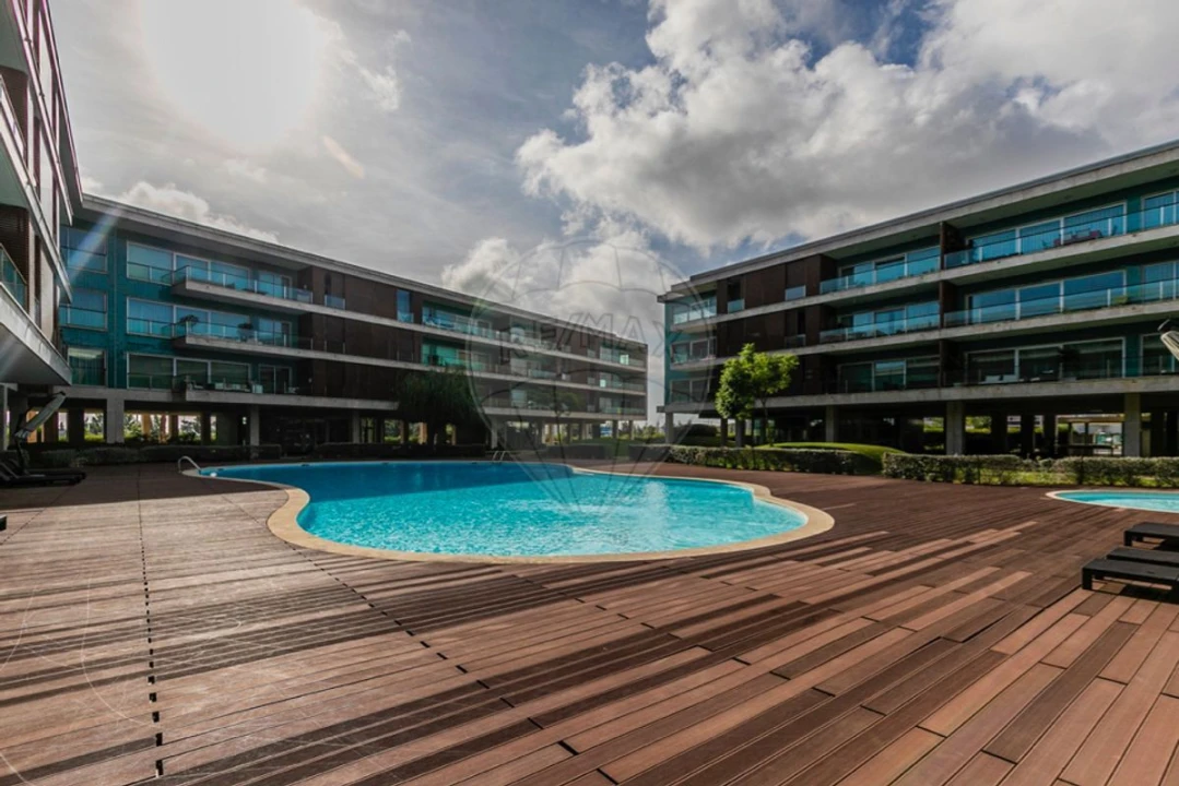 Apartamento T4 para Venda em Sacavém e Prior Velho Foto 2