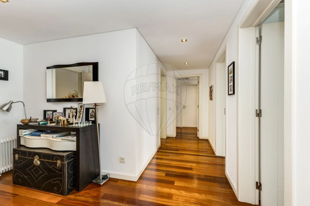 Apartamento T4 para Venda em Sacavém e Prior Velho Foto 26