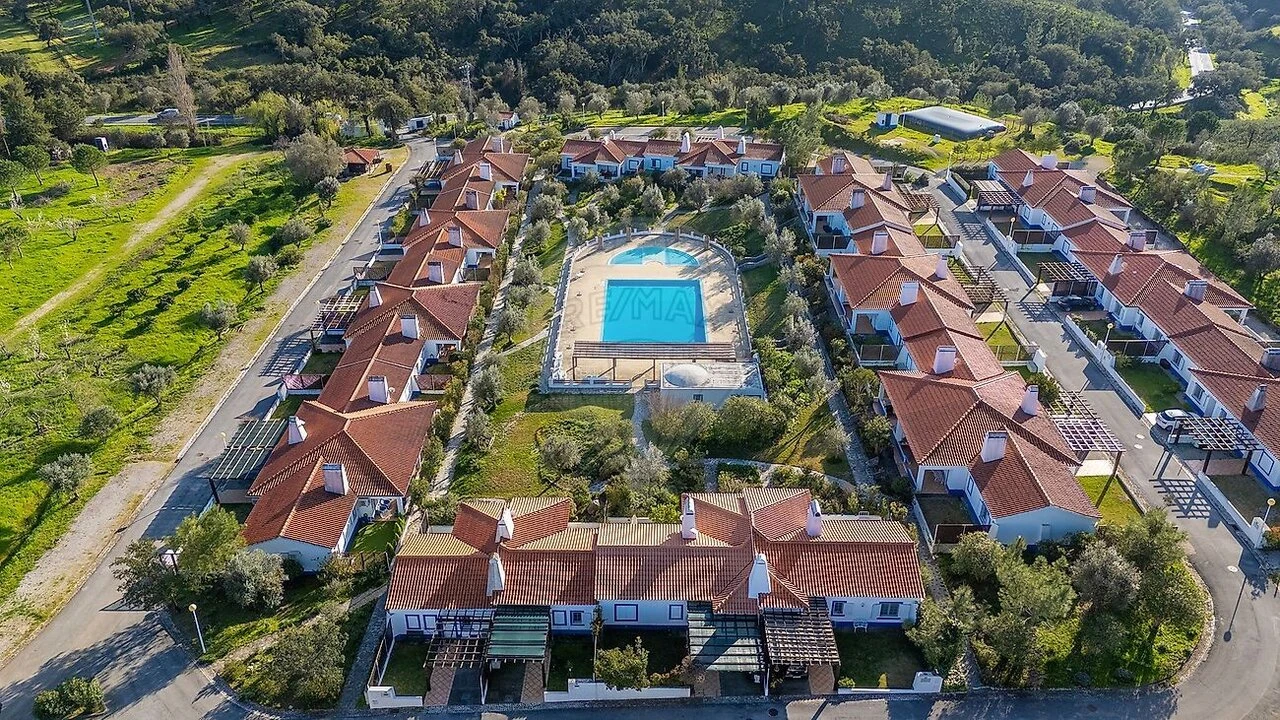 Moradia T3 para Venda em Santa Maria do Castelo e Santiago e Santa Susana Foto 5