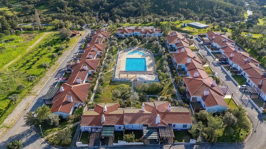 Moradia T3 para Venda em Santa Maria do Castelo e Santiago e Santa Susana Foto 5