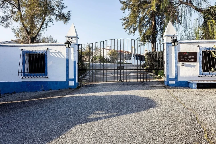 Moradia T3 para Venda em Santa Maria do Castelo e Santiago e Santa Susana