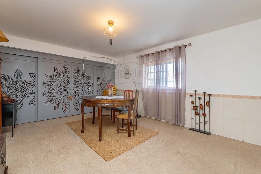 Moradia T4 para Venda em Igreja Nova e Cheleiros Foto 41