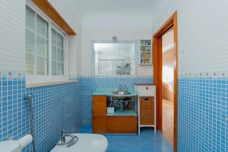 Moradia T4 para Venda em Igreja Nova e Cheleiros Foto 27