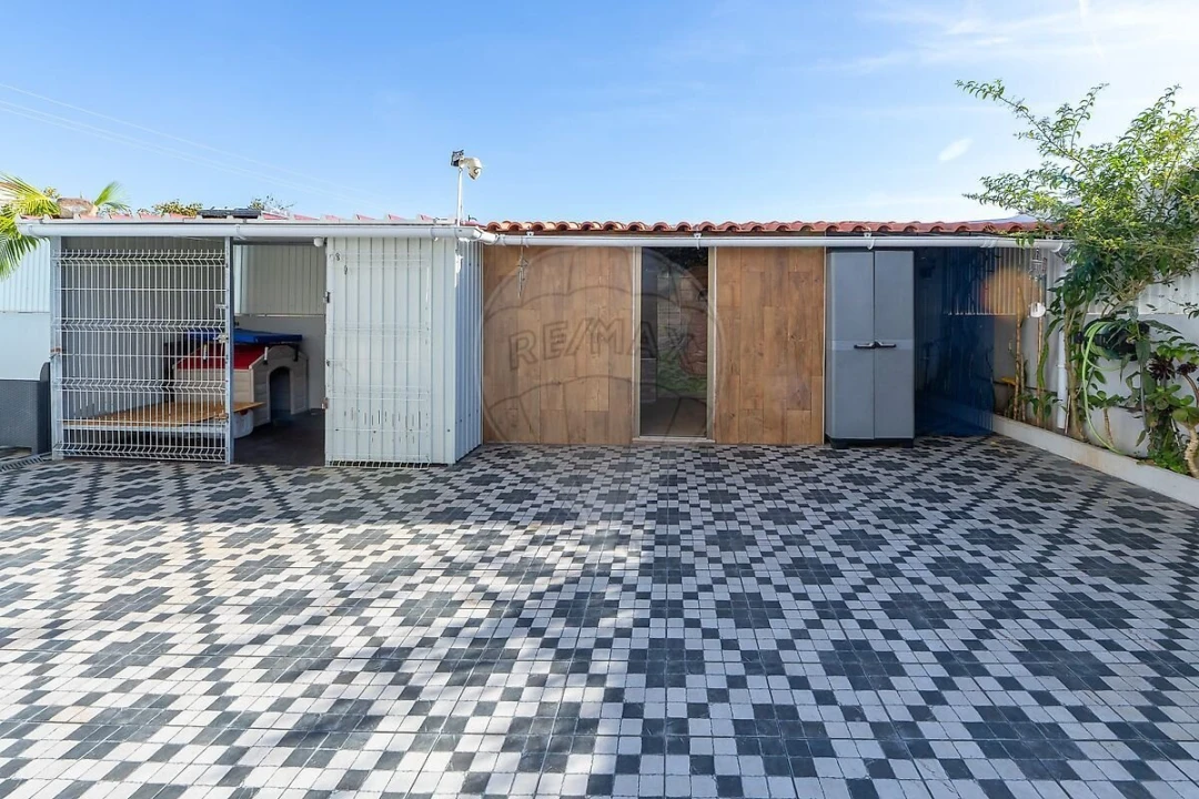 Moradia T4 para Venda em Igreja Nova e Cheleiros Foto 47