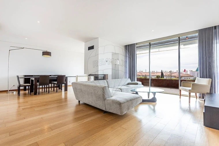 Apartamento T4 para Venda em Santa Maria e São Miguel, São Martinho, São Pedro Penaferrim Foto 3