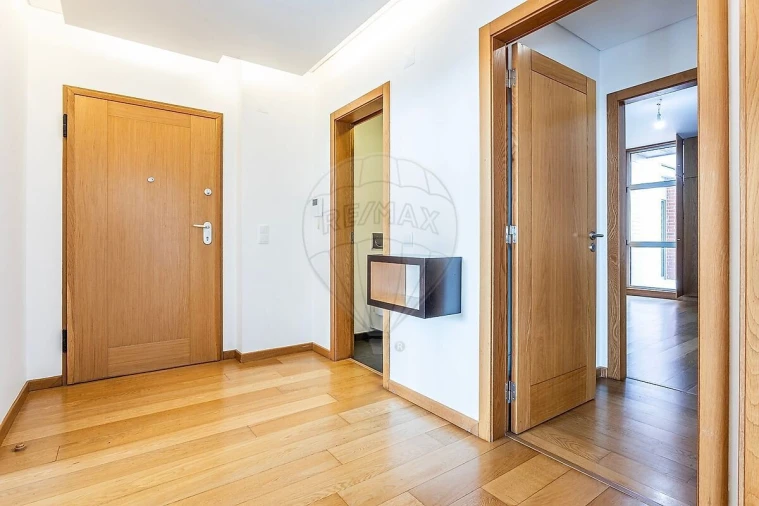 Apartamento T4 para Venda em Santa Maria e São Miguel, São Martinho, São Pedro Penaferrim Foto 16