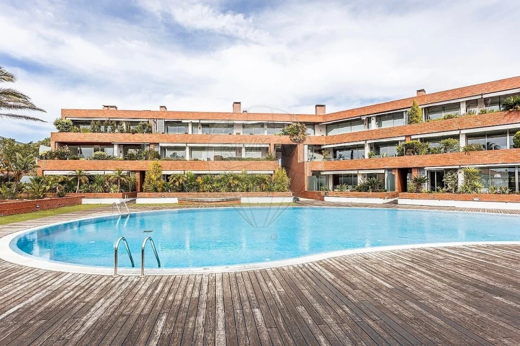 Apartamento T4 para Venda em Santa Maria e São Miguel, São Martinho, São Pedro Penaferrim