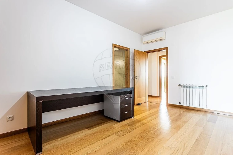 Apartamento T4 para Venda em Santa Maria e São Miguel, São Martinho, São Pedro Penaferrim Foto 25