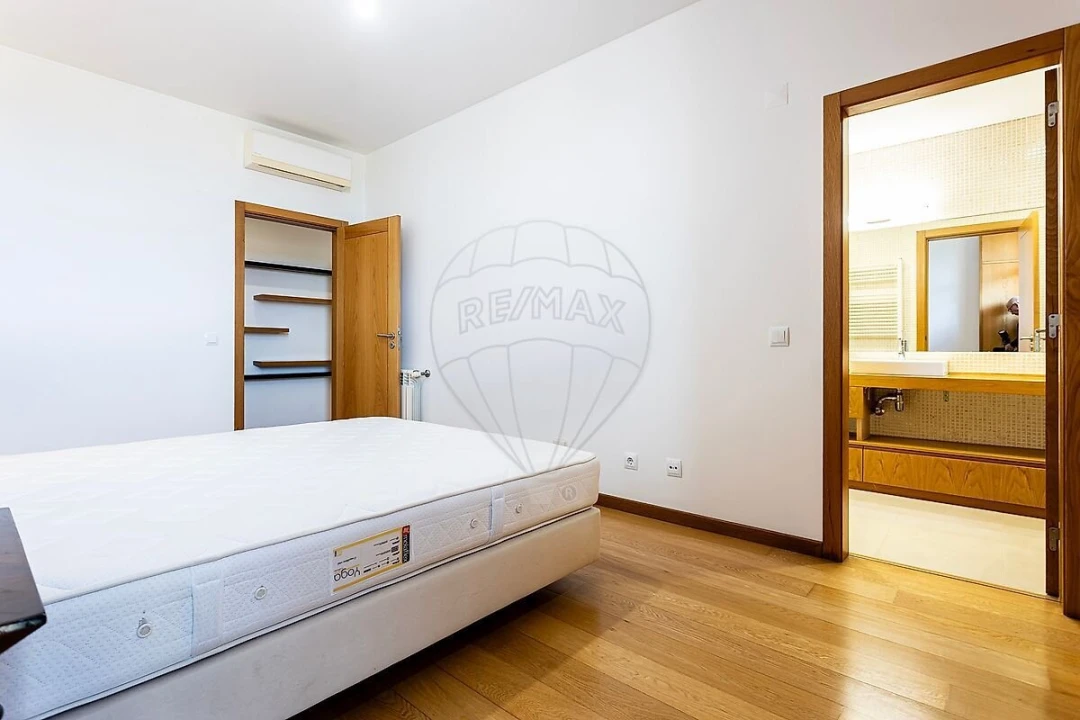 Apartamento T4 para Venda em Santa Maria e São Miguel, São Martinho, São Pedro Penaferrim Foto 29