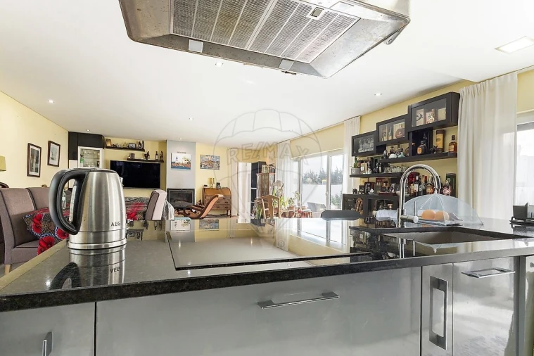 Moradia T3 para Venda em Santa Maria e São Miguel, São Martinho, São Pedro Penaferrim Foto 3