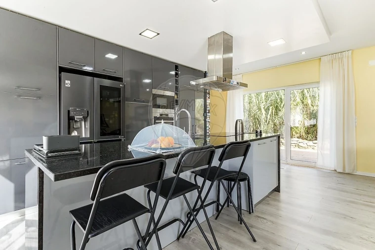 Moradia T3 para Venda em Santa Maria e São Miguel, São Martinho, São Pedro Penaferrim Foto 6