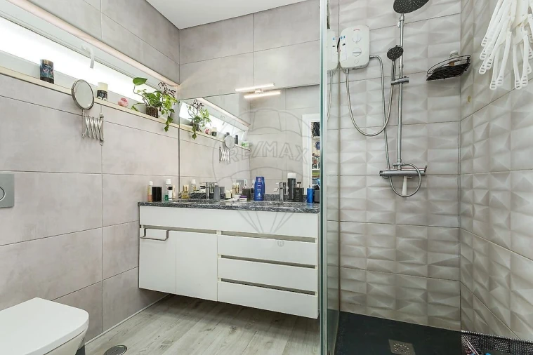 Moradia T3 para Venda em Santa Maria e São Miguel, São Martinho, São Pedro Penaferrim Foto 13