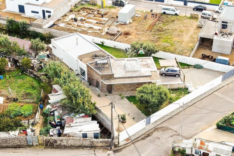 Moradia T3 para Venda em Santa Maria e São Miguel, São Martinho, São Pedro Penaferrim Foto 39