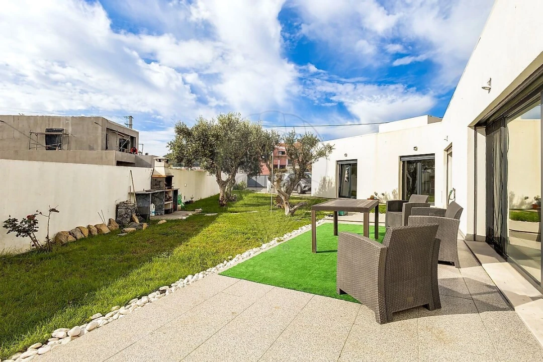 Moradia T3 para Venda em Santa Maria e São Miguel, São Martinho, São Pedro Penaferrim Foto 9