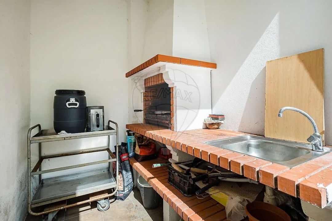 Moradia T4 para Venda em Santa Maria e São Miguel, São Martinho, São Pedro Penaferrim Foto 36