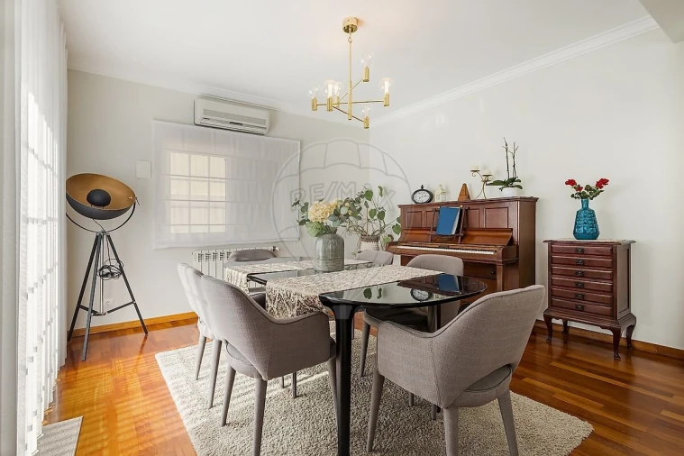 Moradia T4 para Venda em Santa Maria e São Miguel, São Martinho, São Pedro Penaferrim Foto 5