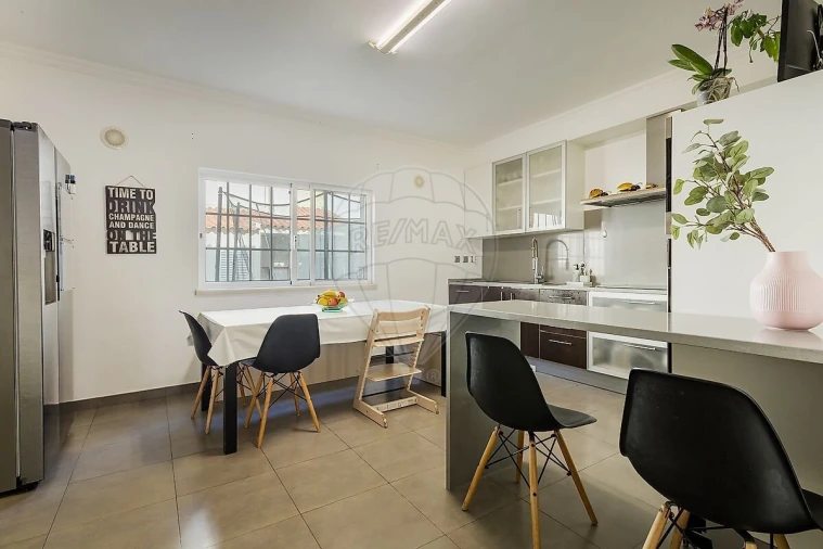 Moradia T4 para Venda em Santa Maria e São Miguel, São Martinho, São Pedro Penaferrim Foto 13