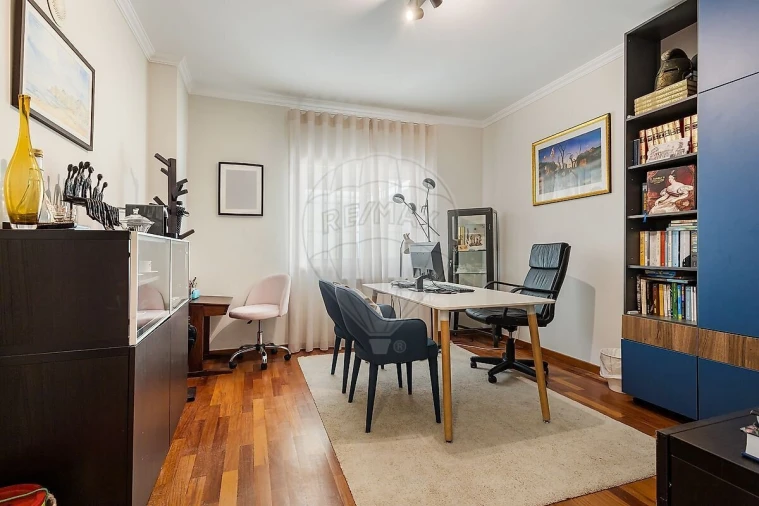 Moradia T4 para Venda em Santa Maria e São Miguel, São Martinho, São Pedro Penaferrim Foto 6