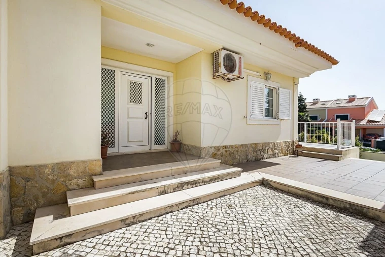 Moradia T4 para Venda em Santa Maria e São Miguel, São Martinho, São Pedro Penaferrim Foto 28