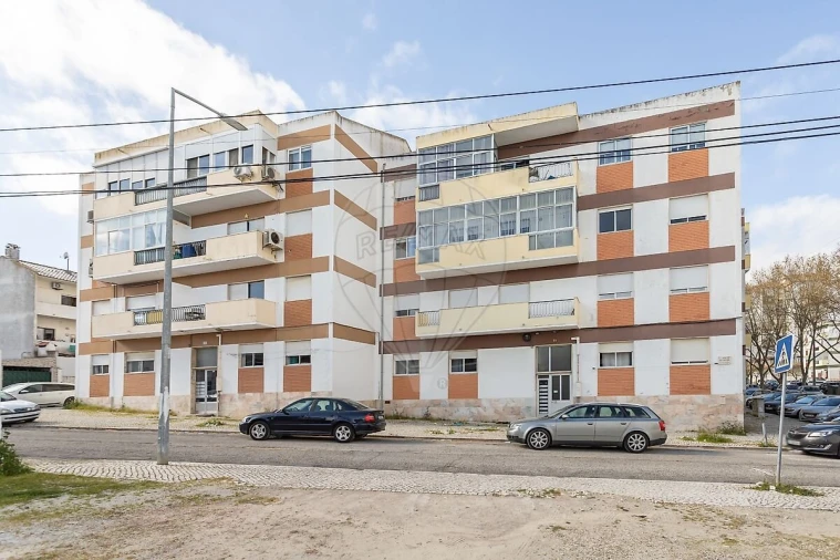 Apartamento T2 para Venda em Baixa da Banheira e Vale da Amoreira Foto 1