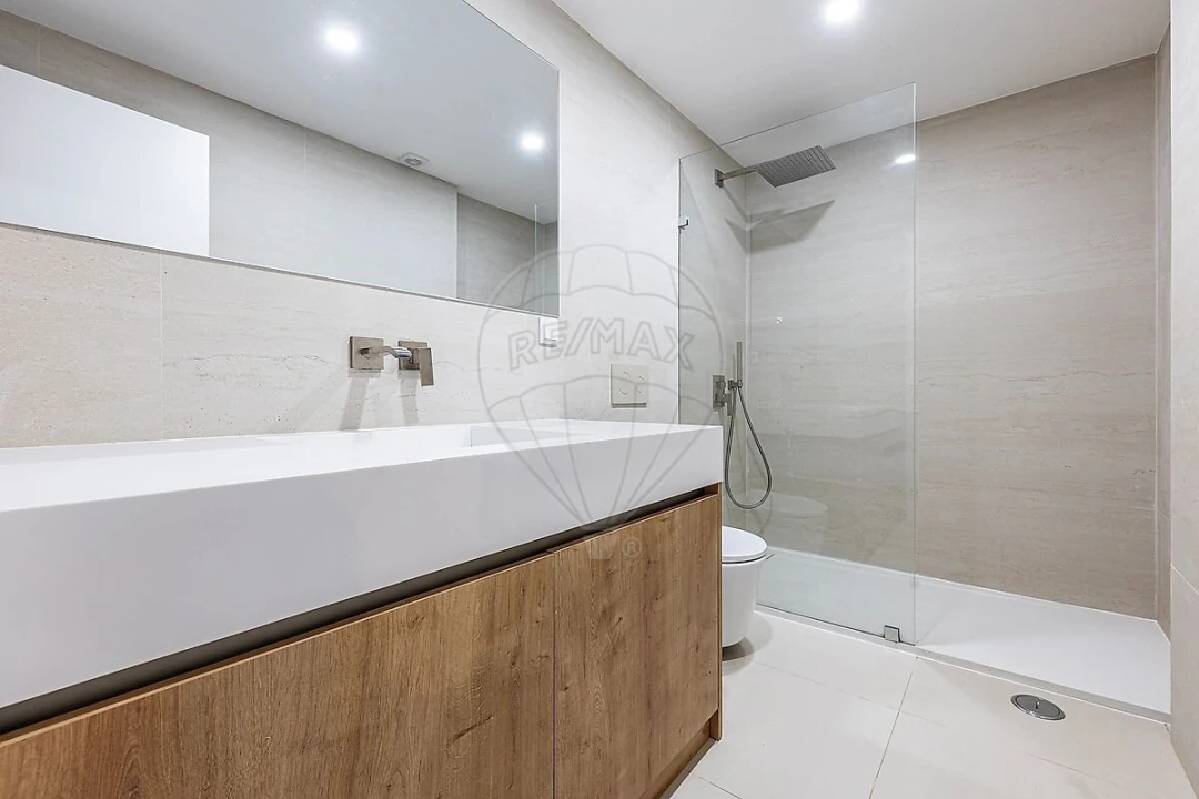 Apartamento T4 para Venda em Santa Maria e São Miguel, São Martinho, São Pedro Penaferrim Foto 17