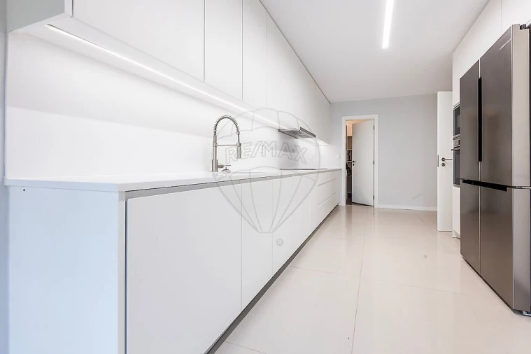 Apartamento T4 para Venda em Santa Maria e São Miguel, São Martinho, São Pedro Penaferrim Foto 12