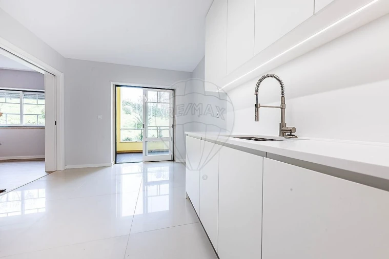 Apartamento T4 para Venda em Santa Maria e São Miguel, São Martinho, São Pedro Penaferrim Foto 9