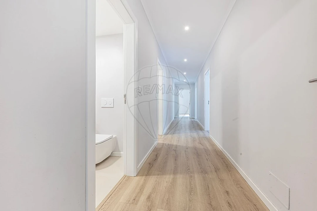 Apartamento T4 para Venda em Santa Maria e São Miguel, São Martinho, São Pedro Penaferrim Foto 8