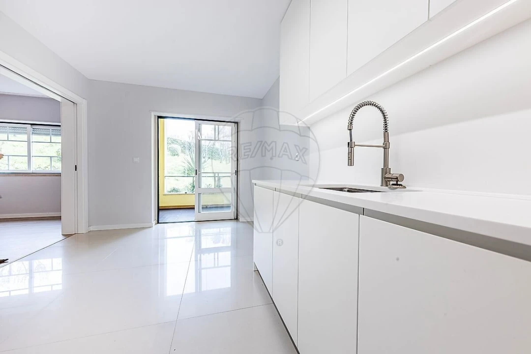 Apartamento T4 para Venda em Santa Maria e São Miguel, São Martinho, São Pedro Penaferrim Foto 9