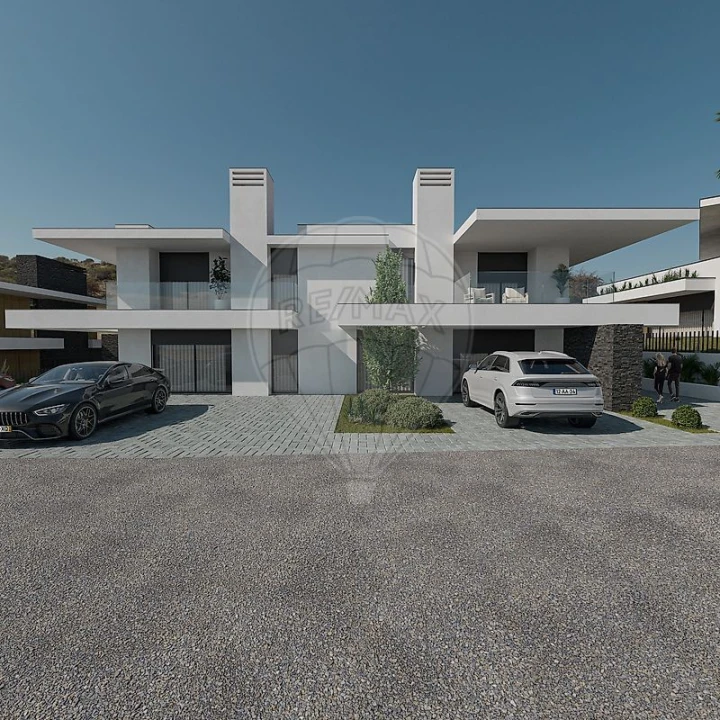 Moradia T5 para Venda em Queluz e Belas Foto 4