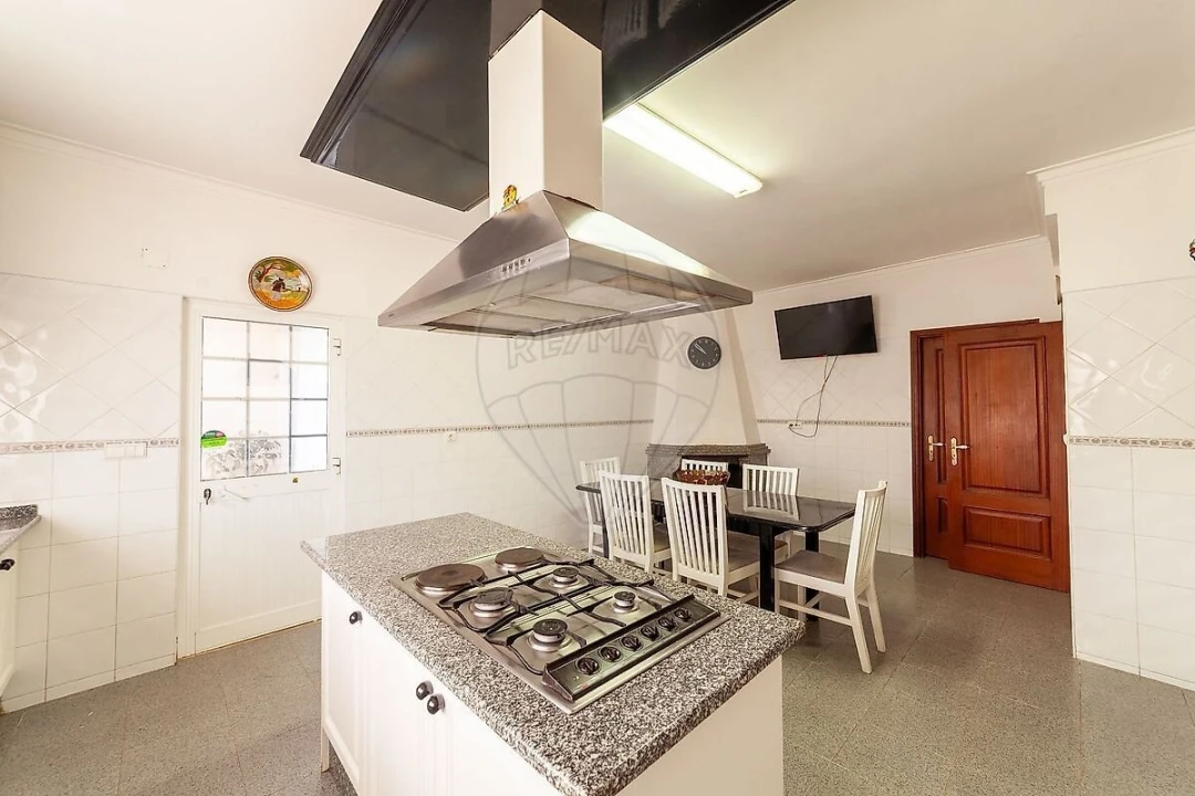 Moradia T4 para Venda em Azeitão (São Lourenço e São Simão) Foto 10