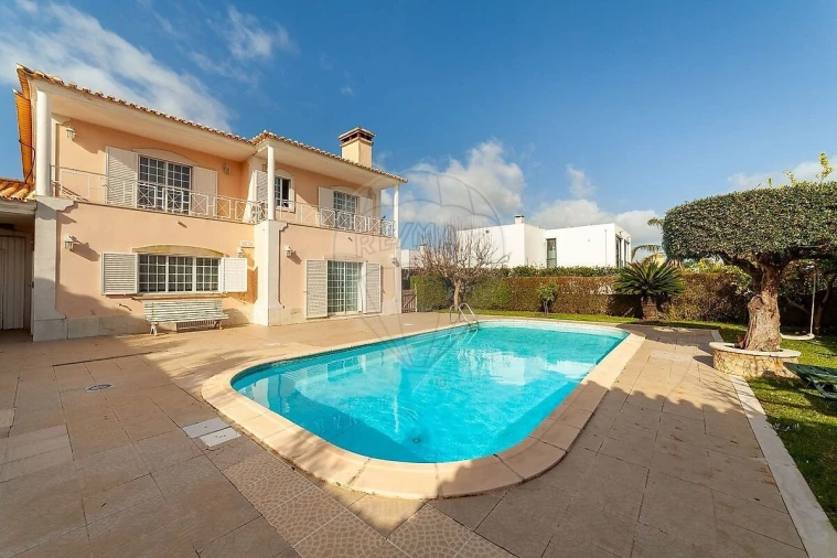 Moradia T4 para Venda em Azeitão (São Lourenço e São Simão) Foto 2