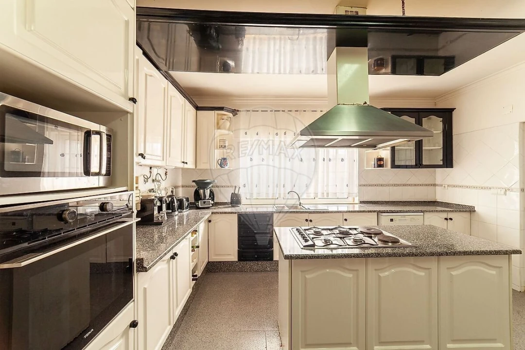 Moradia T4 para Venda em Azeitão (São Lourenço e São Simão) Foto 9