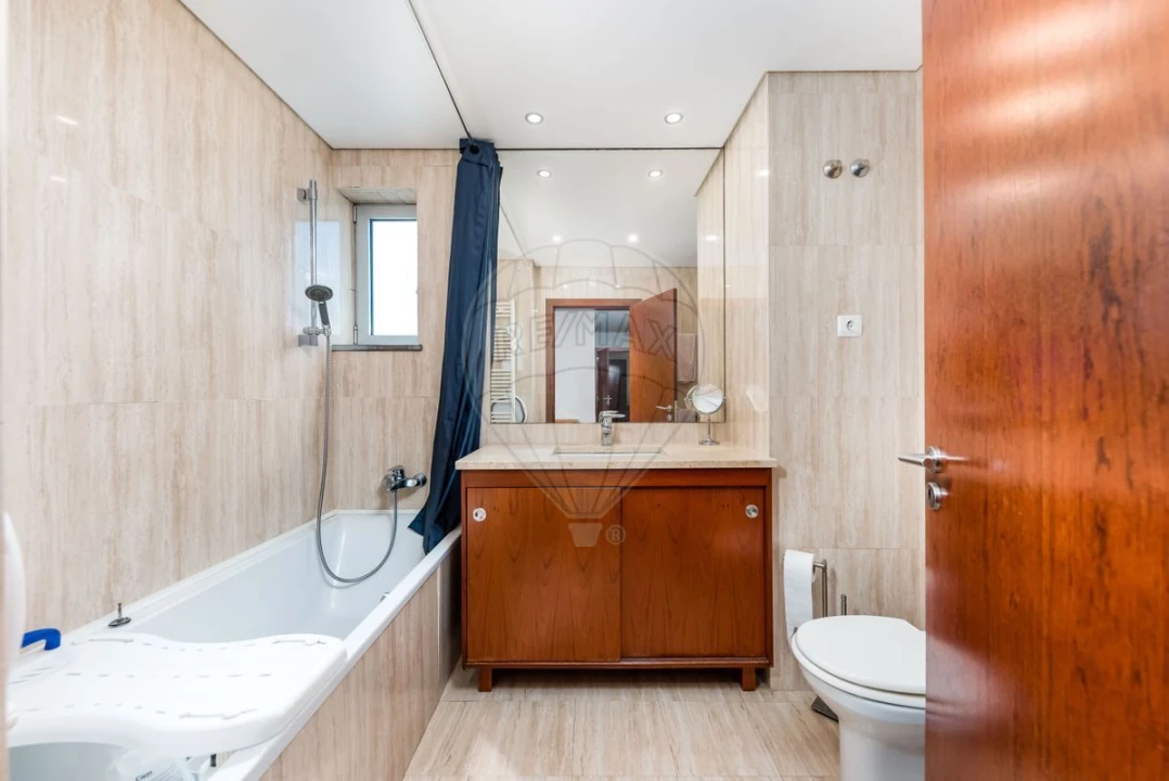 Apartamento T4 para Venda em Algés, Linda-A-Velha e Cruz Quebrada-Dafundo Foto 19