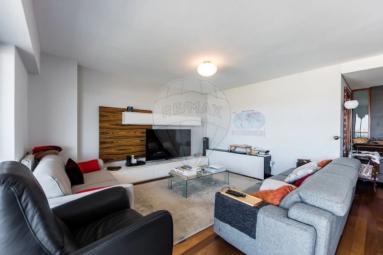 Apartamento T4 para Venda em Algés, Linda-A-Velha e Cruz Quebrada-Dafundo Foto 5