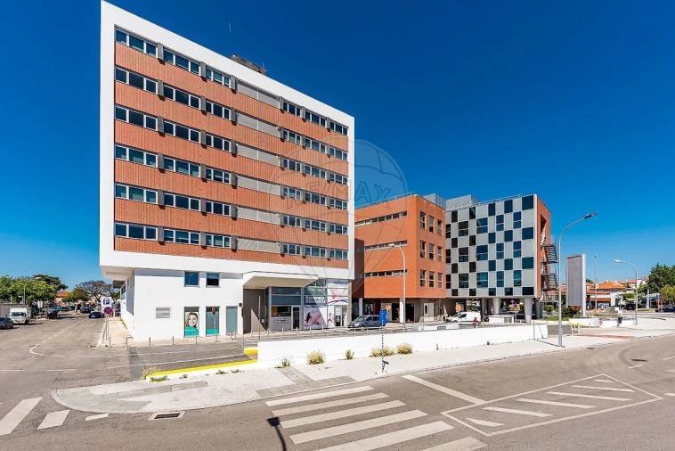 Apartamento T4 para Venda em Algés, Linda-A-Velha e Cruz Quebrada-Dafundo Foto 29