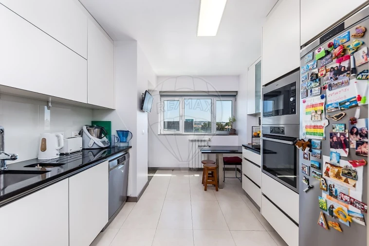 Apartamento T4 para Venda em Algés, Linda-A-Velha e Cruz Quebrada-Dafundo Foto 14