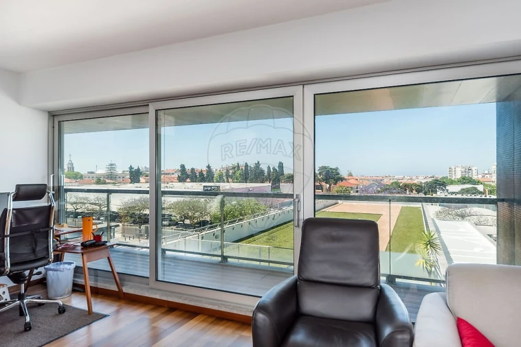 Apartamento T4 para Venda em Algés, Linda-A-Velha e Cruz Quebrada-Dafundo Foto 7