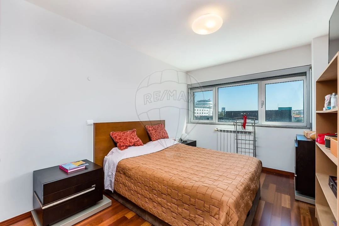 Apartamento T4 para Venda em Algés, Linda-A-Velha e Cruz Quebrada-Dafundo Foto 17