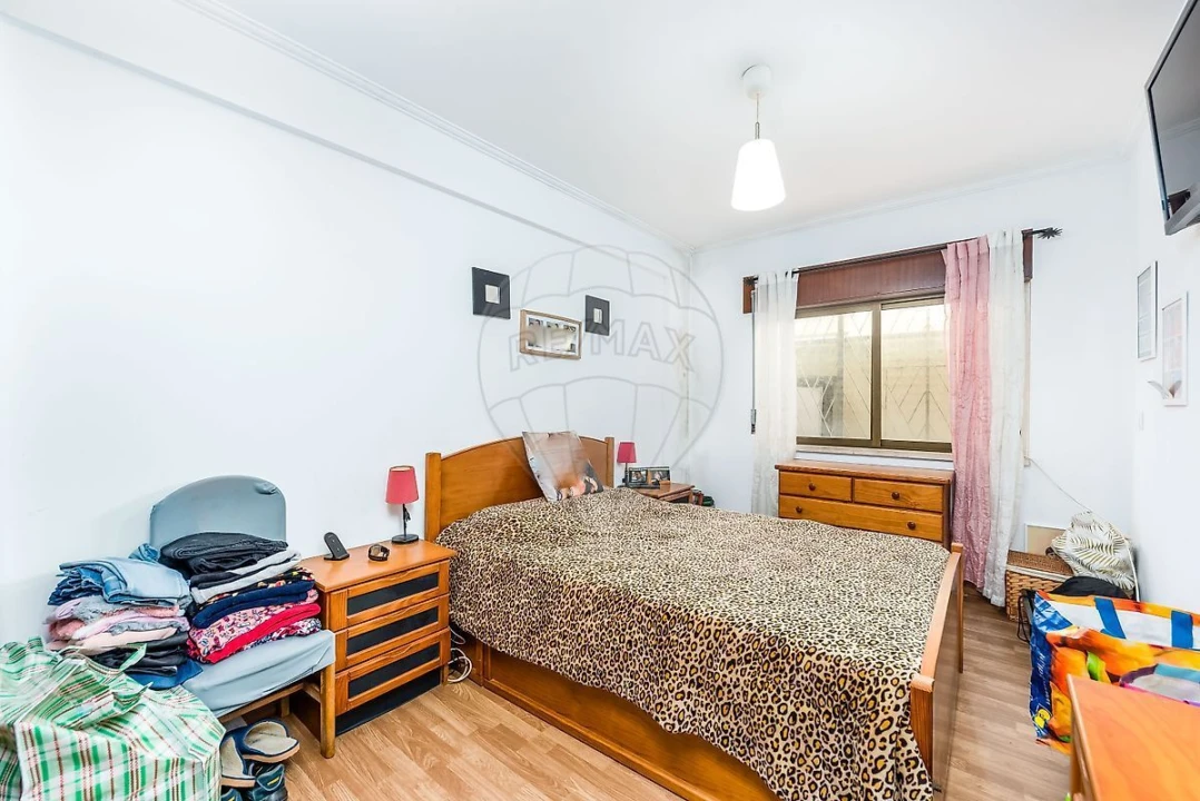 Apartamento T1 para Venda em Pontinha e Famões Foto 13