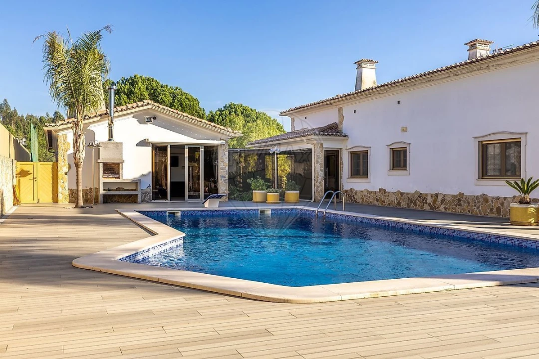 Moradia T7 para Venda em Casais e Alviobeira Foto 4