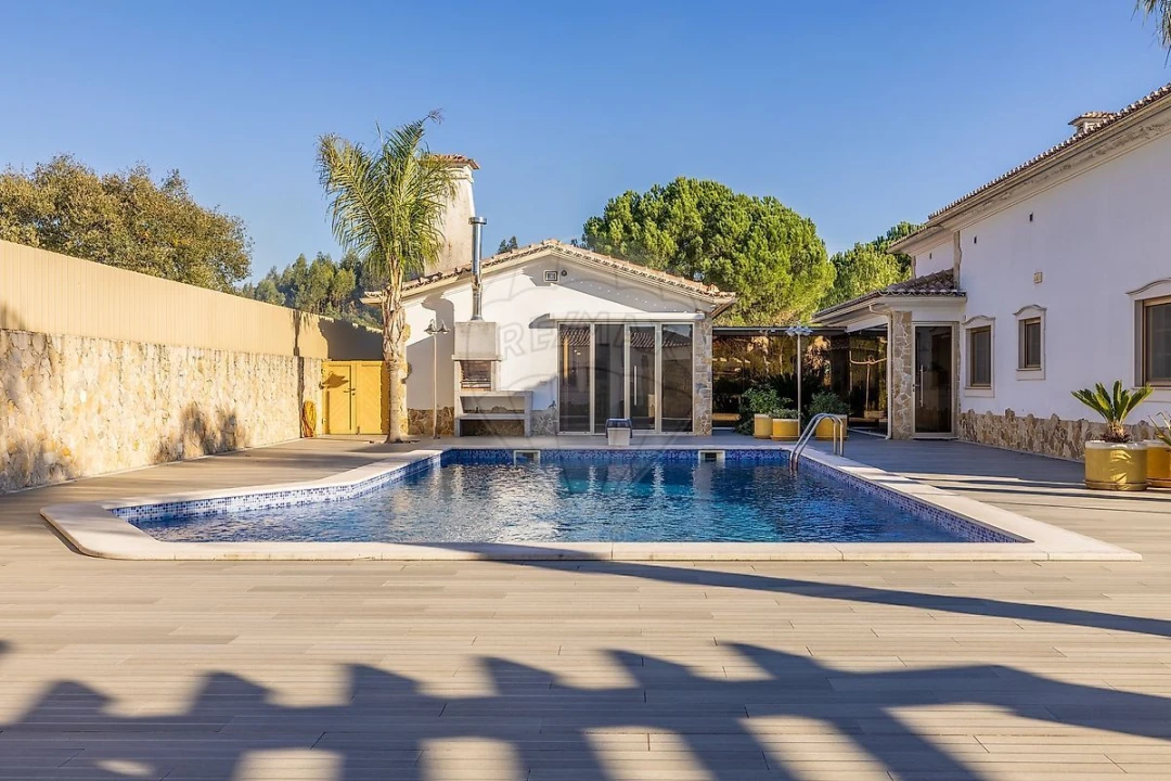 Moradia T7 para Venda em Casais e Alviobeira Foto 37