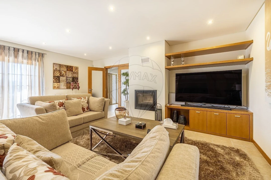 Moradia T7 para Venda em Casais e Alviobeira Foto 7