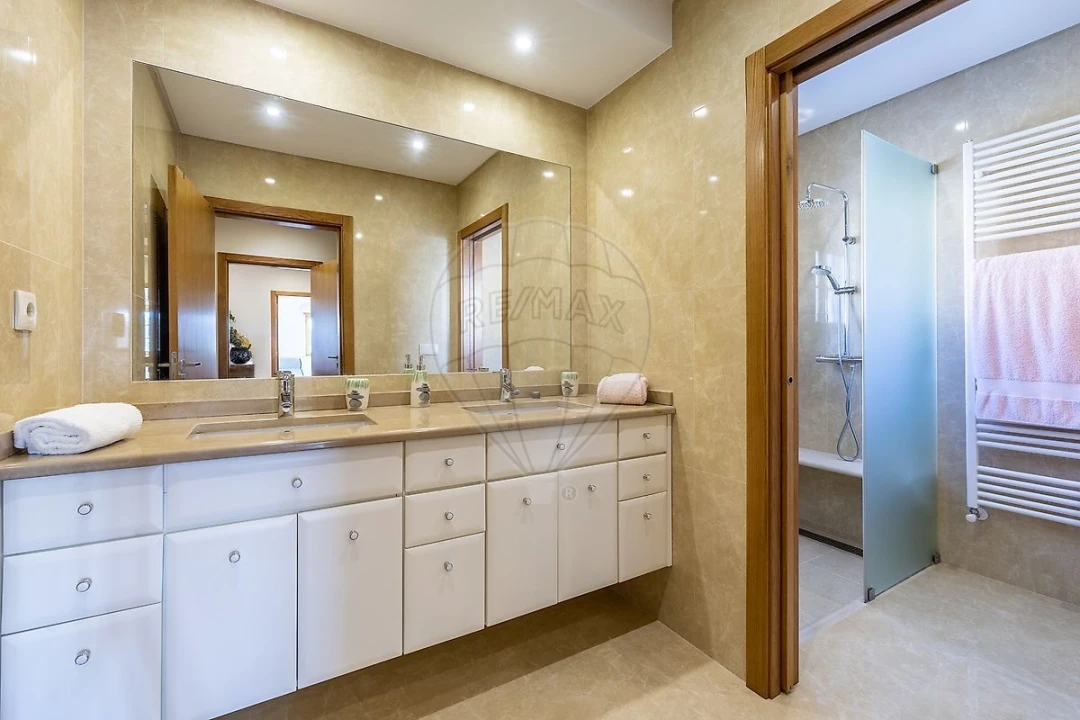 Moradia T7 para Venda em Casais e Alviobeira Foto 15