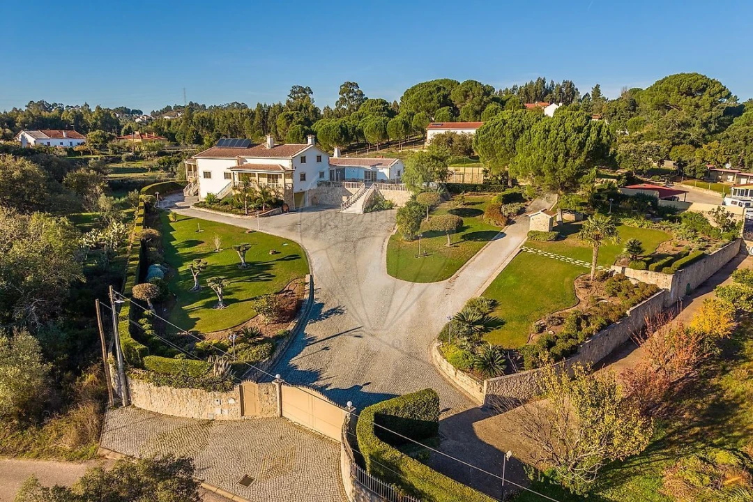 Moradia T7 para Venda em Casais e Alviobeira Foto 48