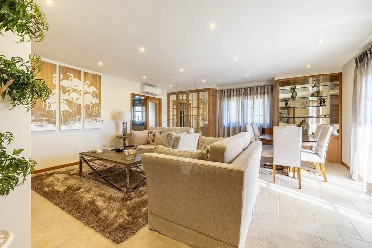 Moradia T7 para Venda em Casais e Alviobeira Foto 2