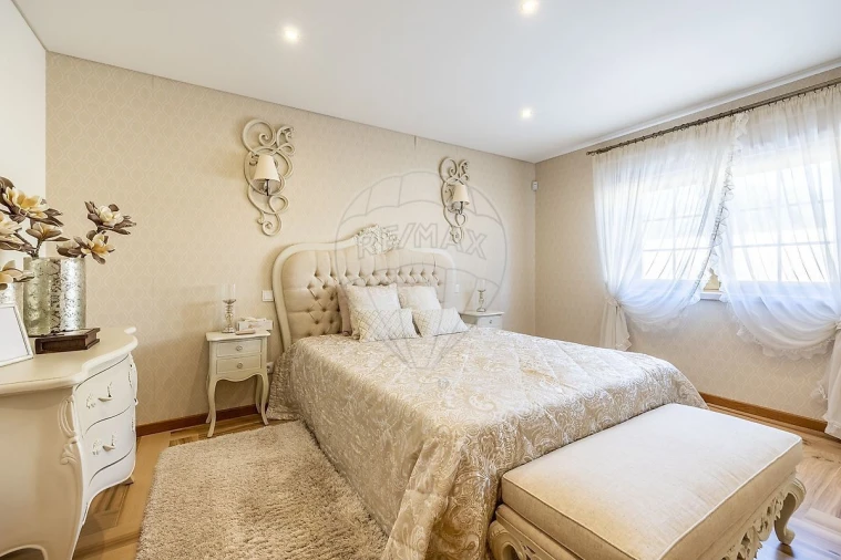 Moradia T7 para Venda em Casais e Alviobeira Foto 16