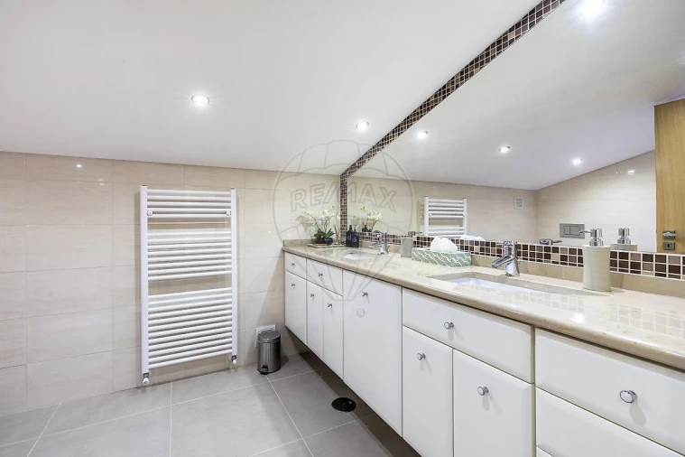 Moradia T7 para Venda em Casais e Alviobeira Foto 26